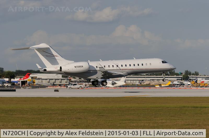 N720CH, 2001 Bombardier BD-700-1A10 Global Express C/N 9100, Ft. Lauderdale