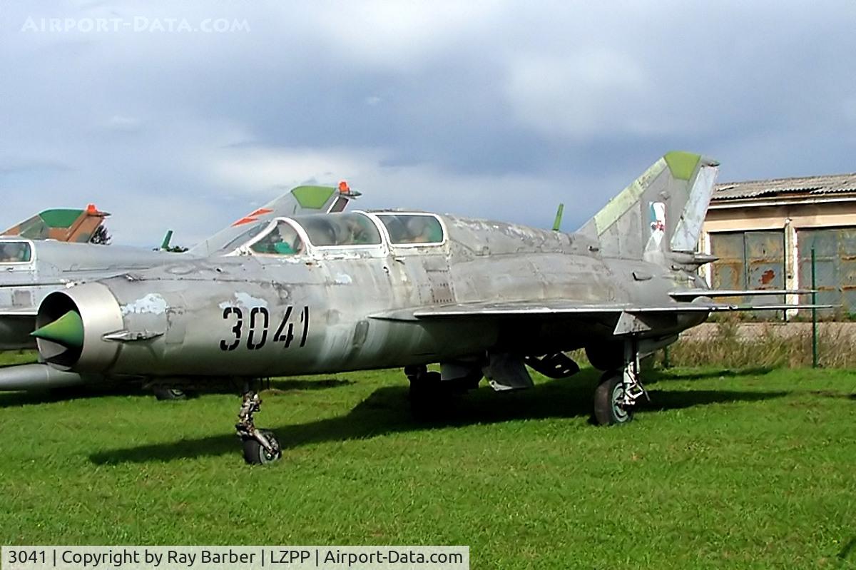 3041, Mikoyan-Gurevich MiG-21UM C/N 516913041, Mikoyan-Gurevich MiG-21UM Fishbed [516913041] (Slovak Air Force) Piestany~OM 11/09/2007
