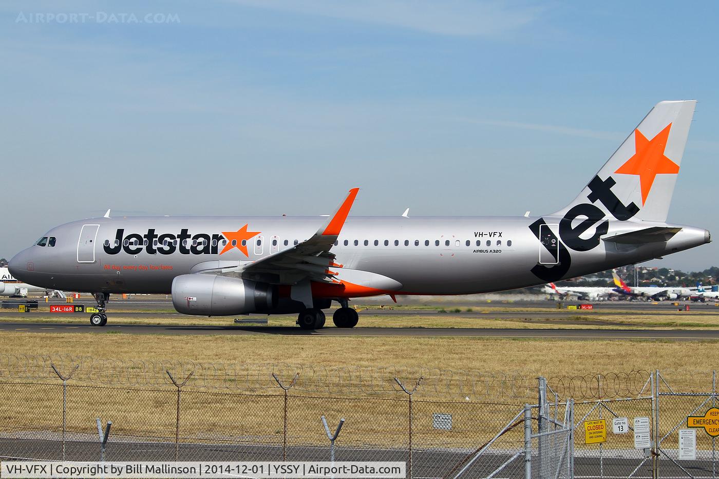 VH-VFX, 2013 Airbus A320-232 C/N 5871, taxi to 34R