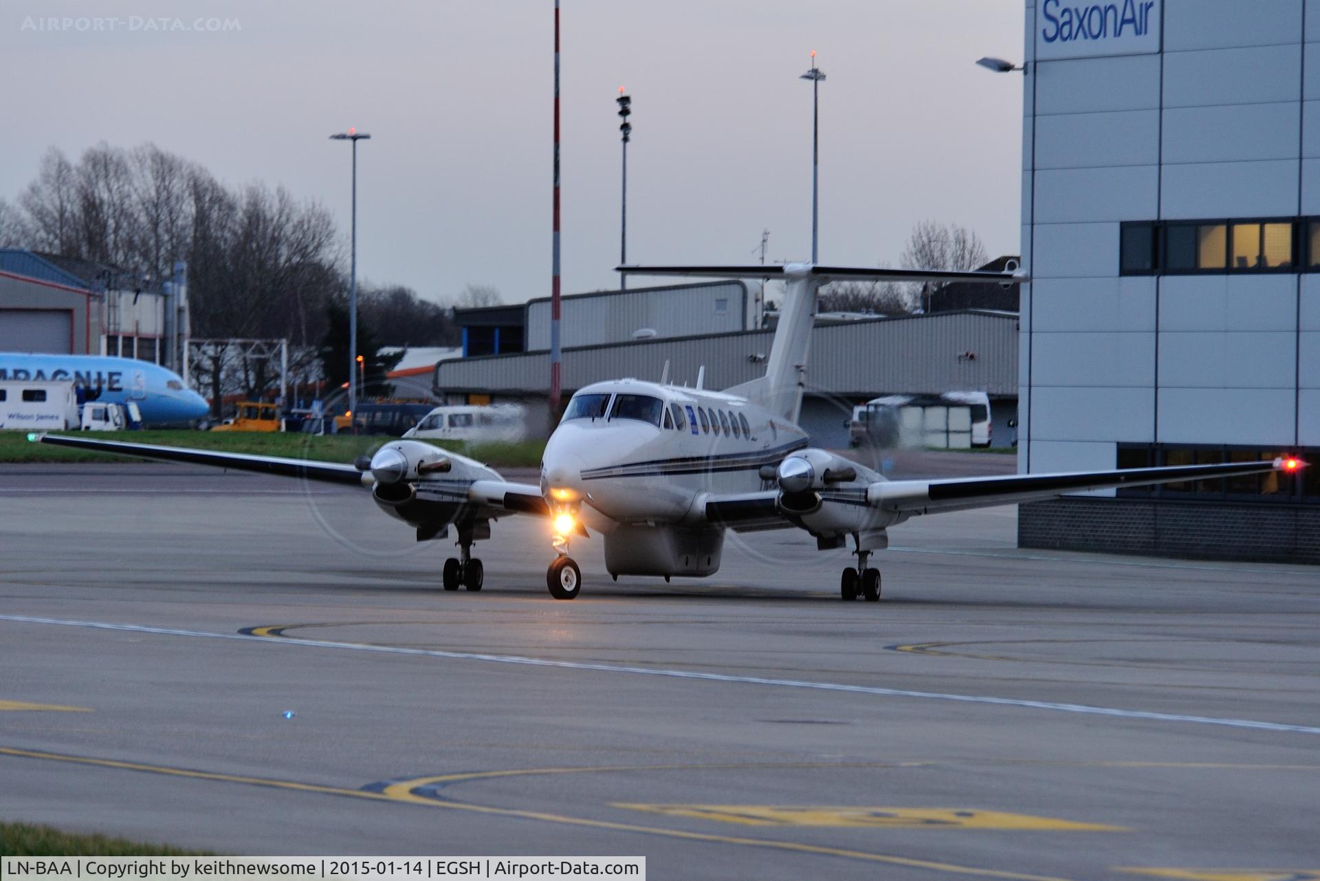LN-BAA, 1989 Beech B200 King Air King Air C/N BB-1327, Evening Departure.