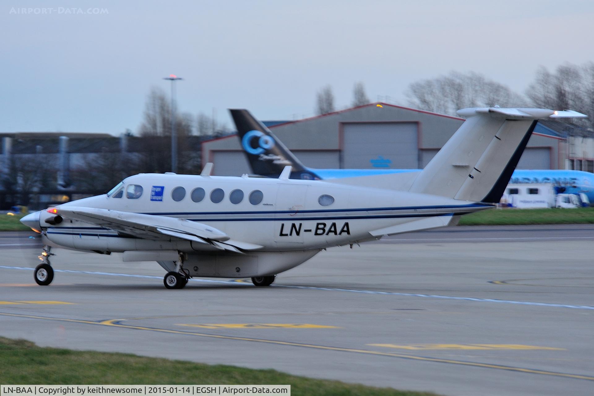 LN-BAA, 1989 Beech B200 King Air King Air C/N BB-1327, Evening Departure.