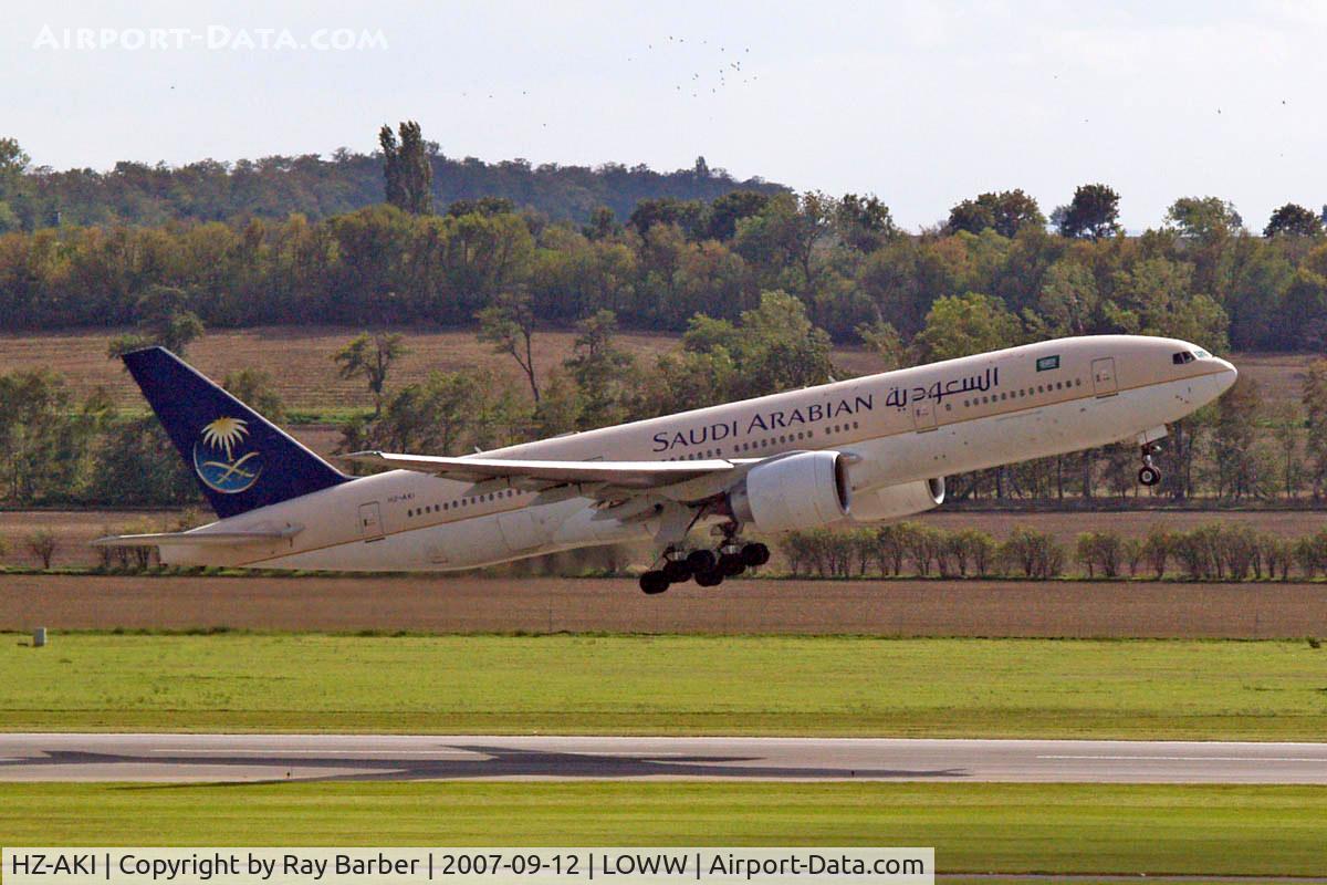 HZ-AKI, 1998 Boeing 777-268/ER C/N 28352, Boeing 777-268ER [28352] (Saudi Arabian Airlines) Vienna-Schwechat~OE 12/09/2007