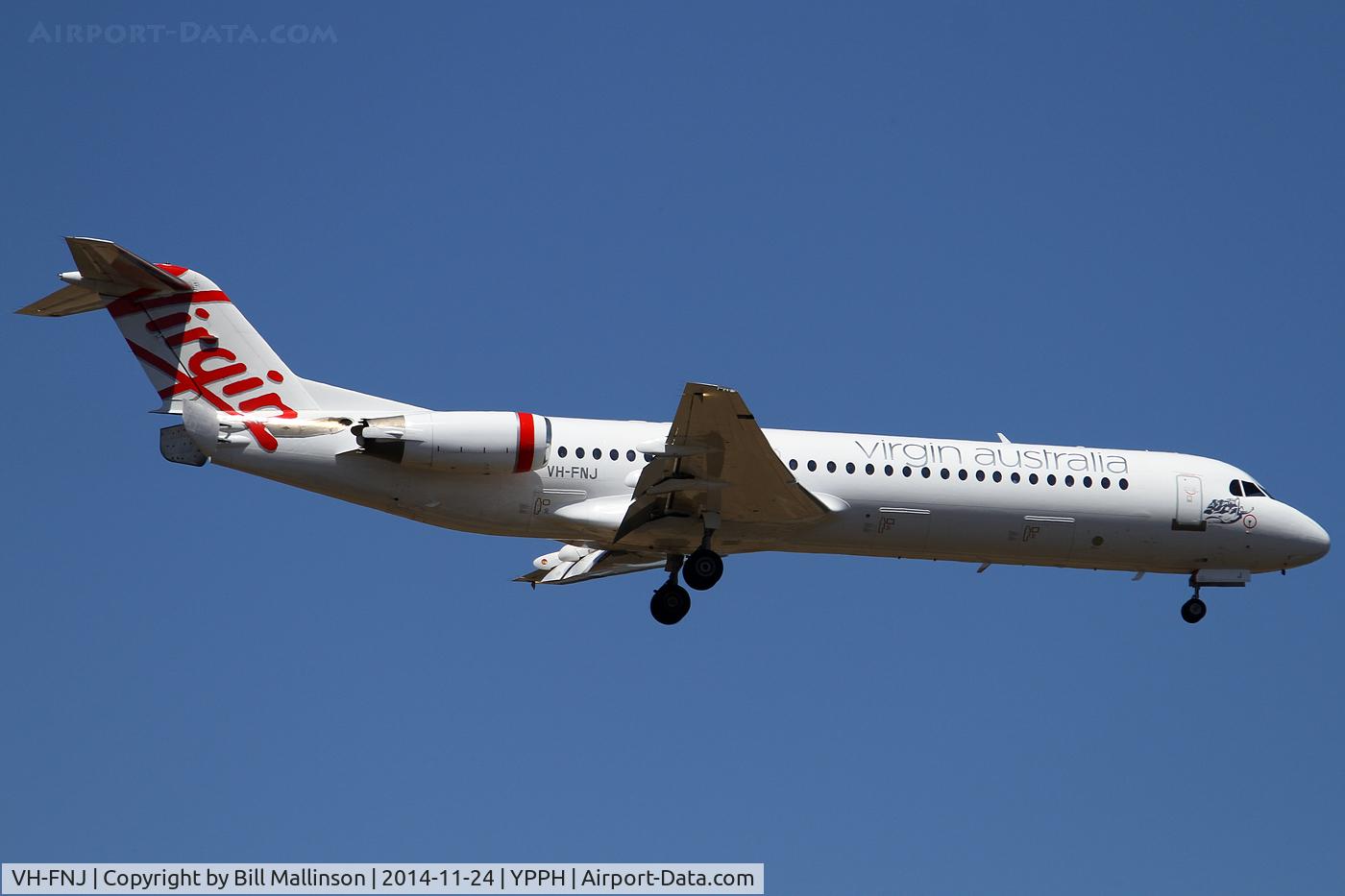 VH-FNJ, 1994 Fokker 100 (F-28-0100) C/N 11489, finals to 21