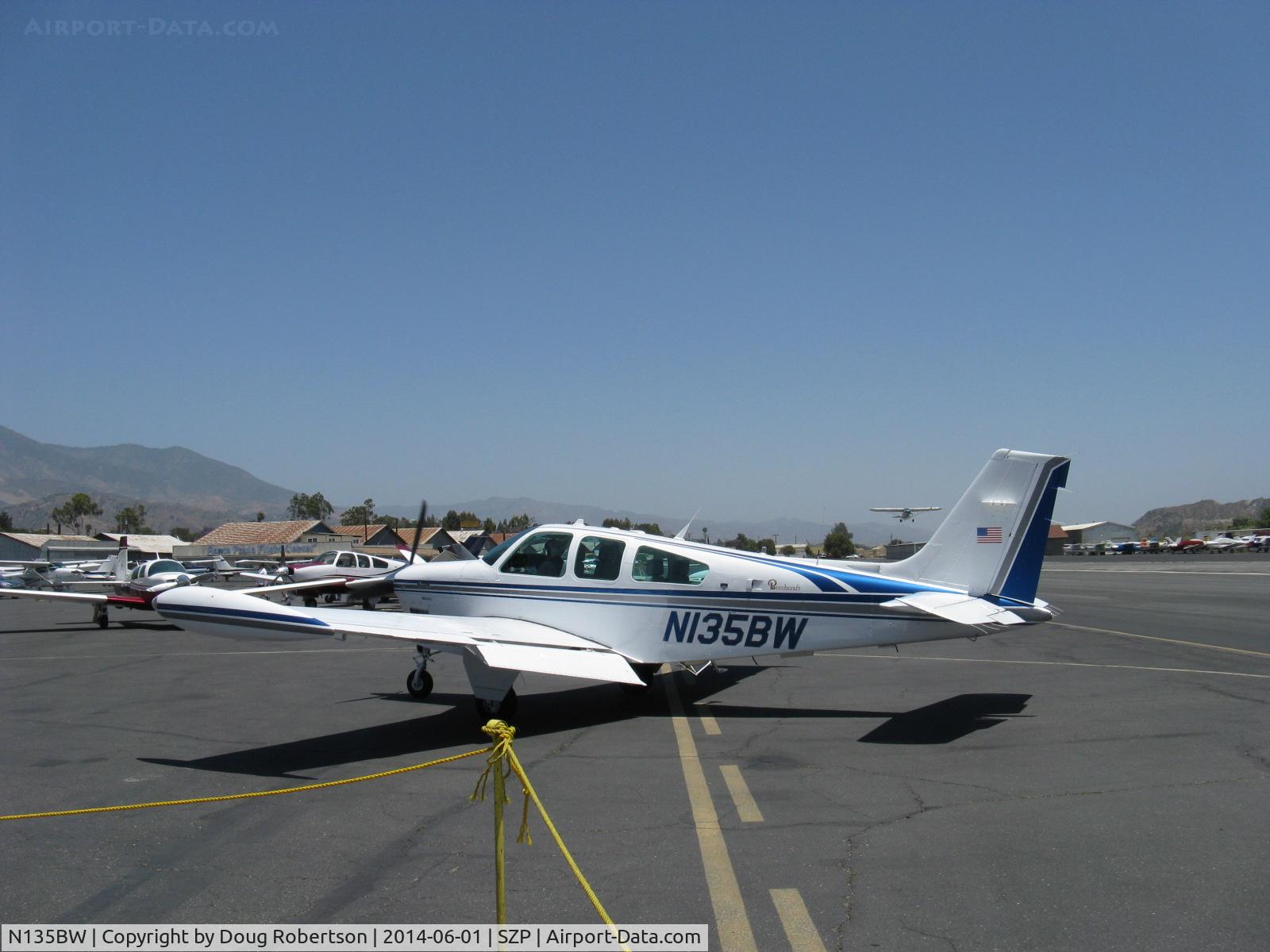 N135BW, 1984 Beech F33A Bonanza C/N CE-1044, 1984 Beech F33A BONANZA, Continental IO-520-B 285 Hp, taxi to transient line