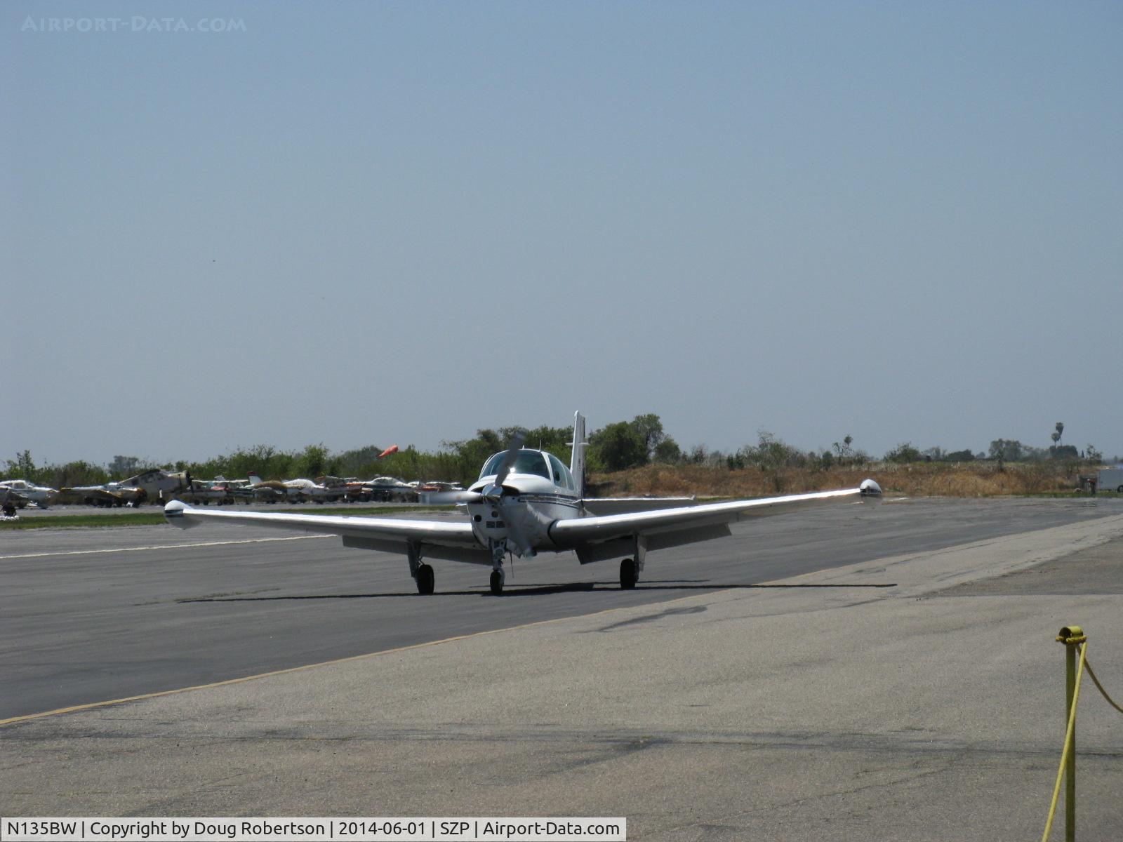 N135BW, 1984 Beech F33A Bonanza C/N CE-1044, 1984 Beech F33A BONANZA, Continental IO-520-B 285 Hp, taxi back after landing Rwy 22