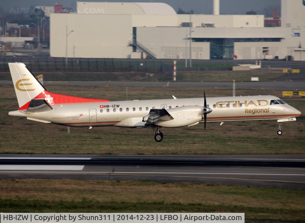 HB-IZW, 1996 Saab 2000 C/N 2000-039, Landing rwy 14R