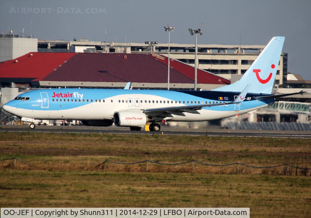 OO-JEF, 2014 Boeing 737-8K5 C/N 44271, Lining up rwy 32R for departure...