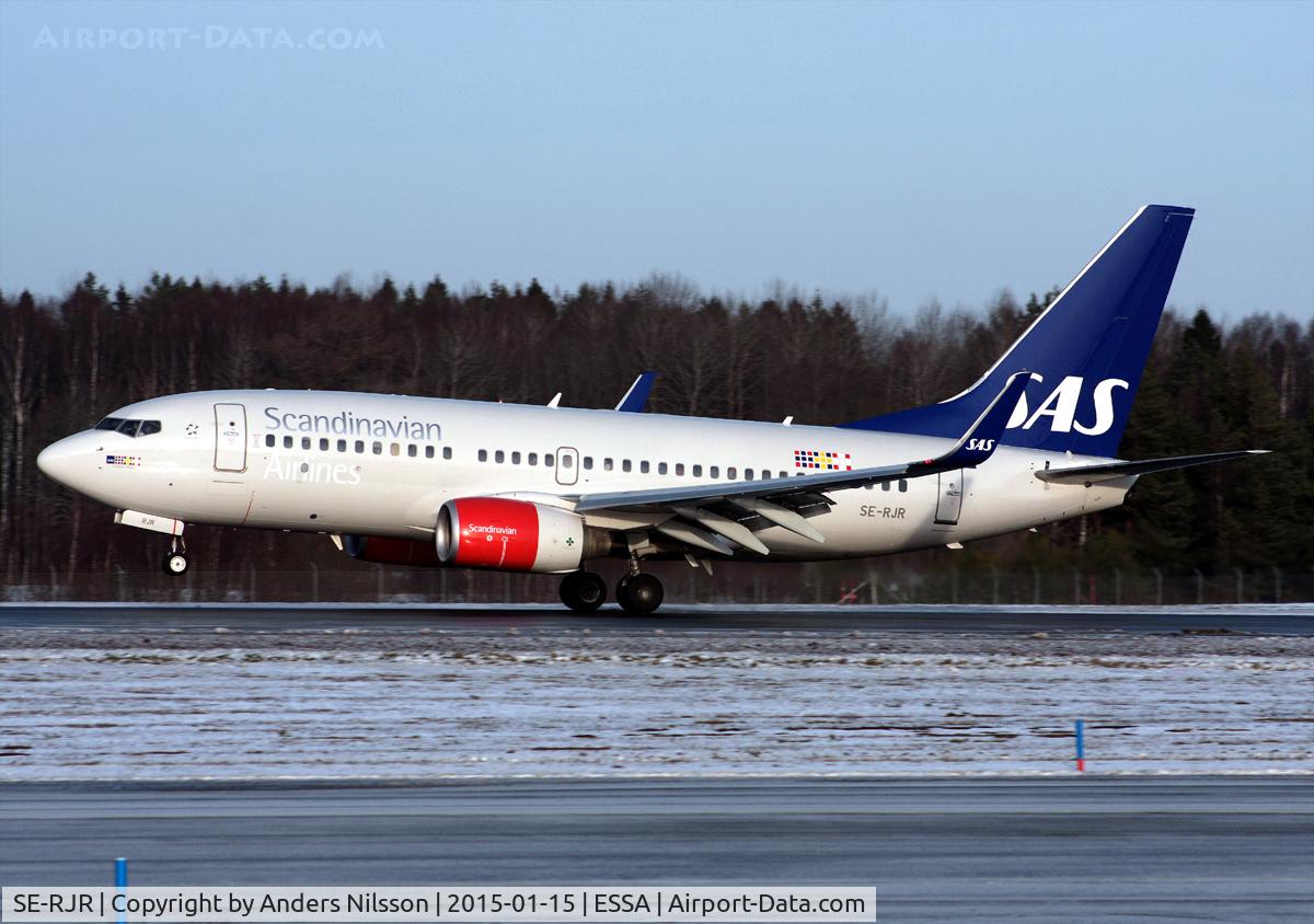 SE-RJR, 2004 Boeing 737-76N C/N 33420, Landing runway 26 from Oslo.