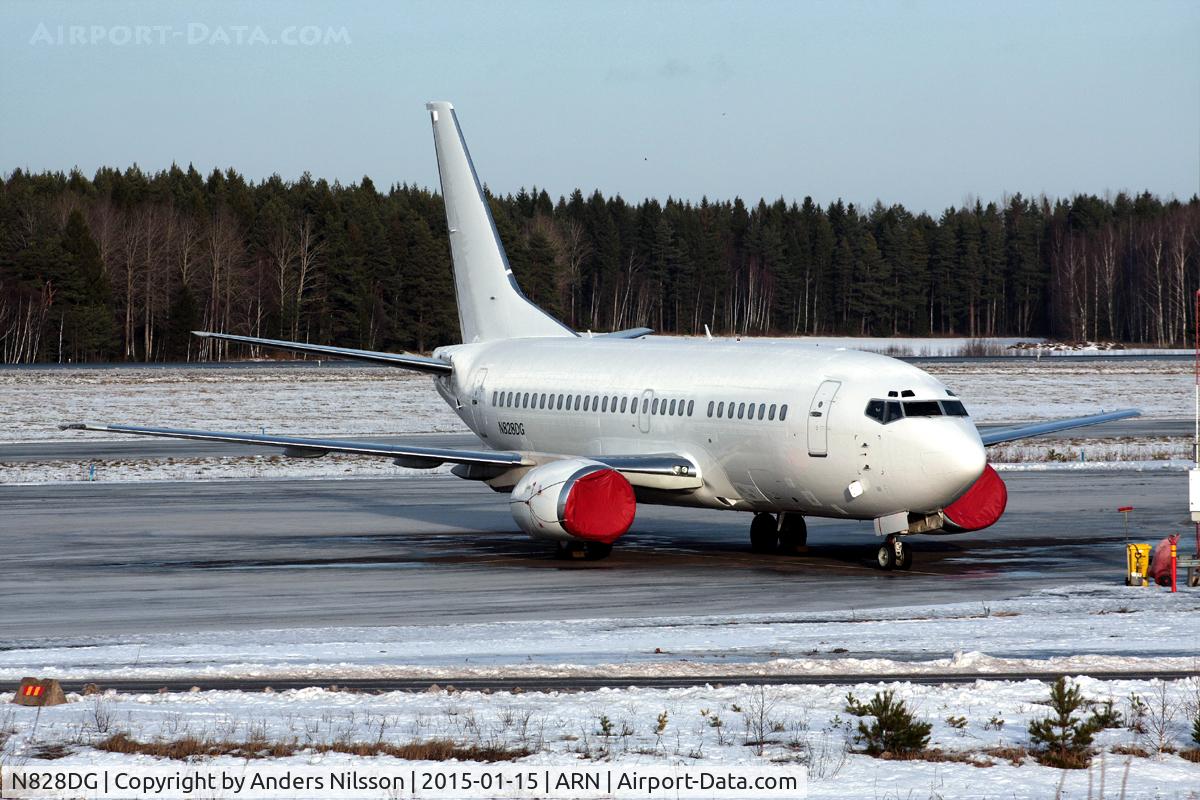 N828DG, 1990 Boeing 737-505 C/N 24828, Parked at ramp K.