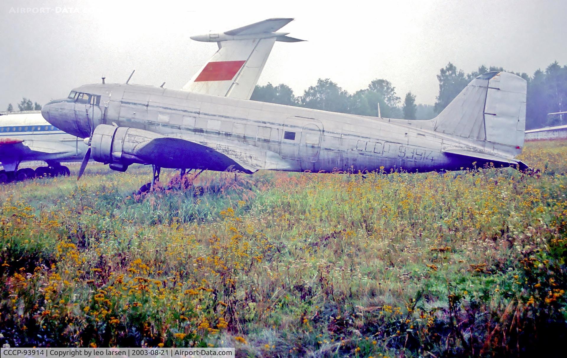 CCCP-93914, 1952 Lisunov Li-2 C/N 23440808, Monino Museum Moscow 21.8.03