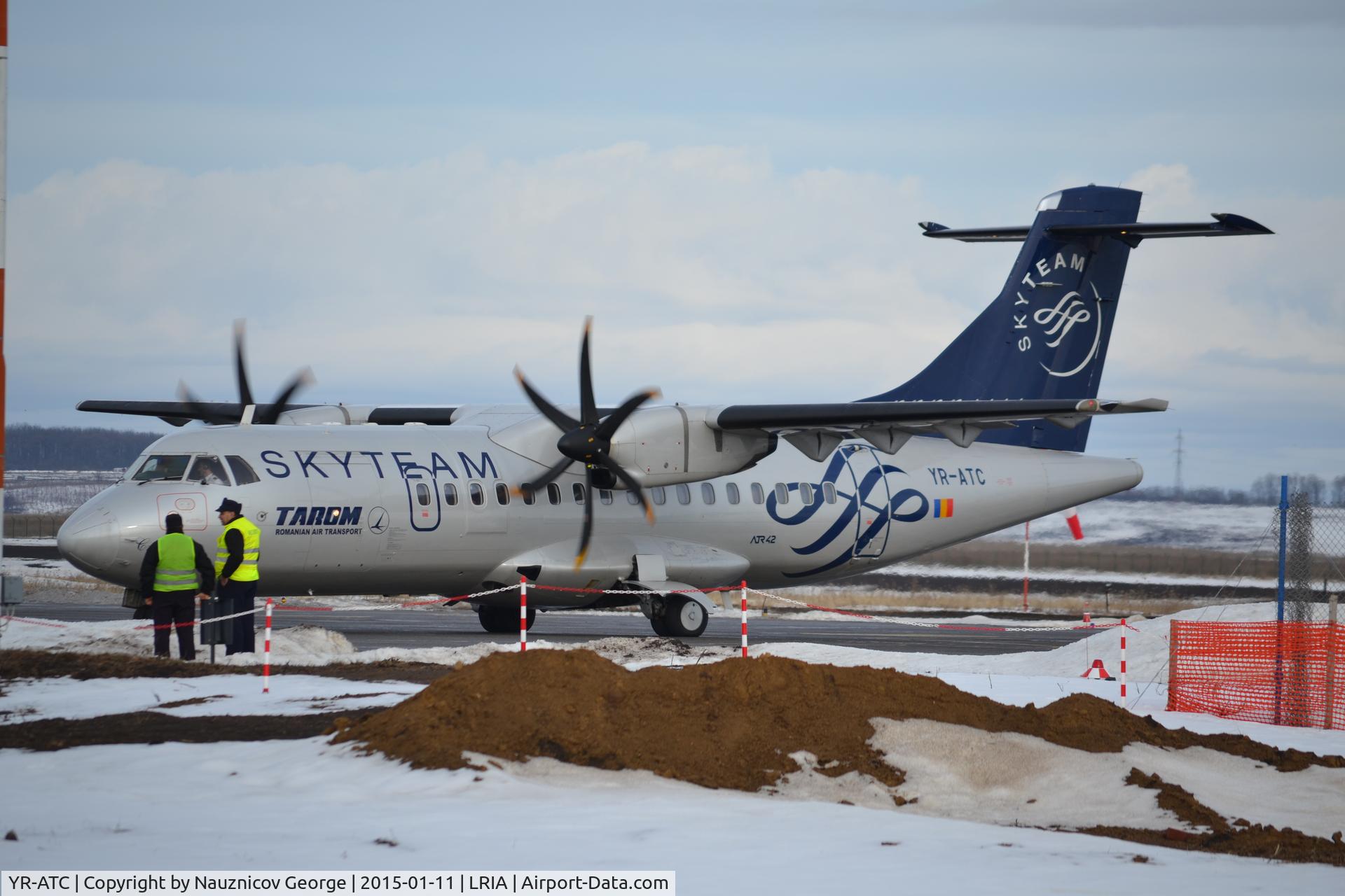 YR-ATC, 1998 ATR 42-512 C/N 589, YR-ATC (SkyTeam Livery) at Iasi Airport.