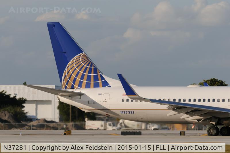 N37281, 2003 Boeing 737-824 C/N 31599, Ft. Lauderdale