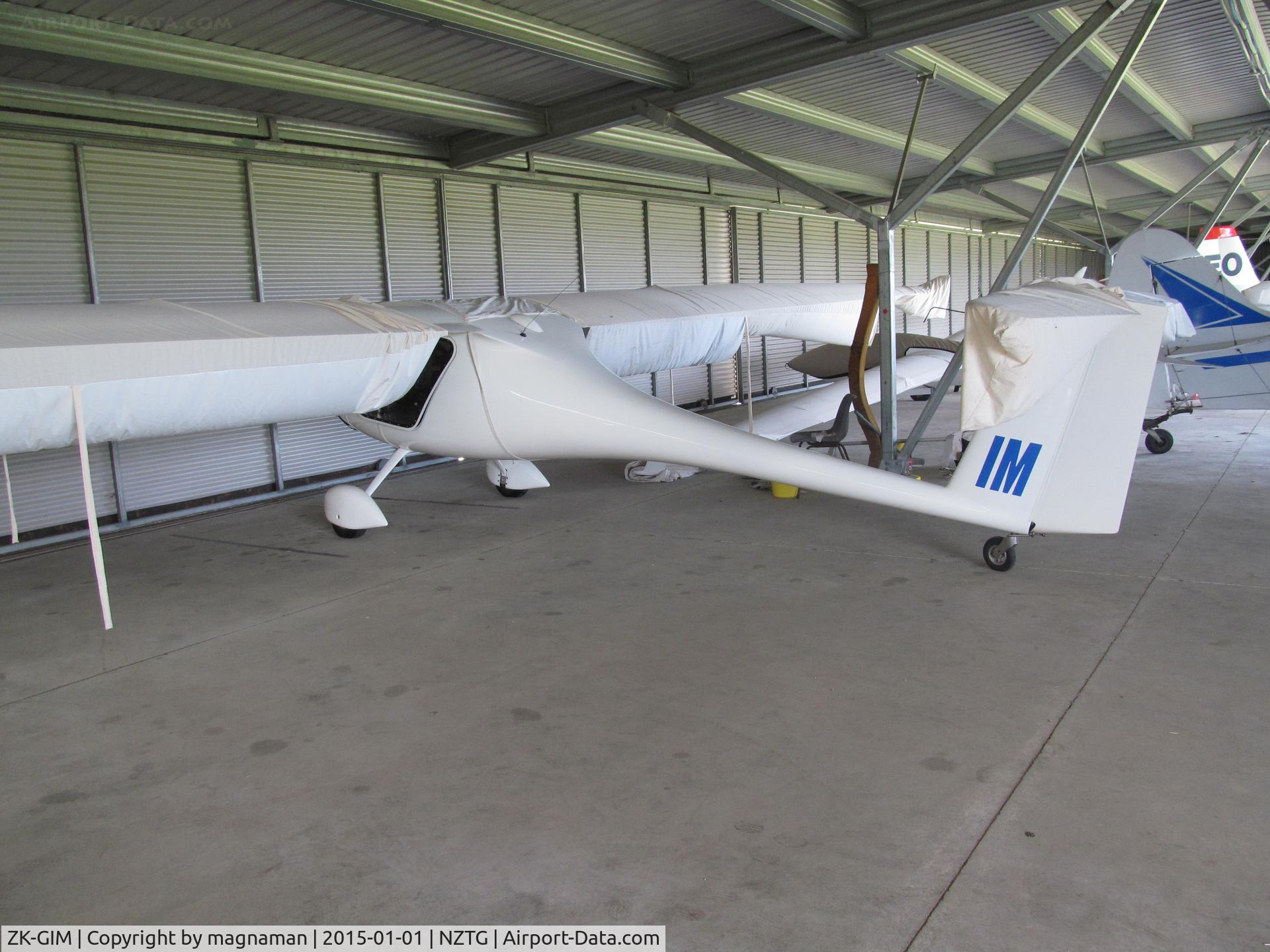 ZK-GIM, 2004 Pipistrel Sinus C/N 129 S912 0104, in glider club hangar