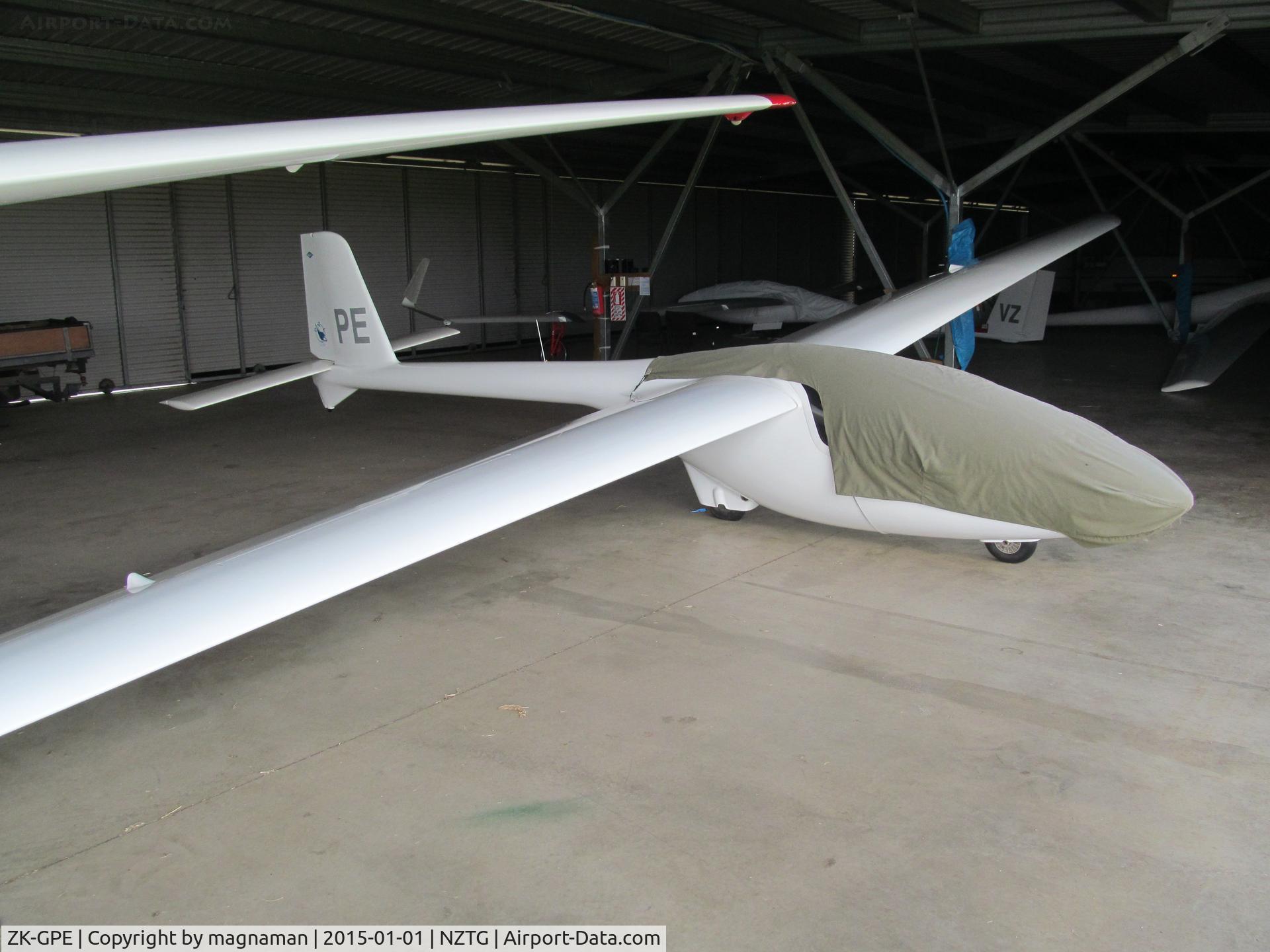 ZK-GPE, PZL-Swidnik PW-5 Smyk C/N 17.03.002, gliding club