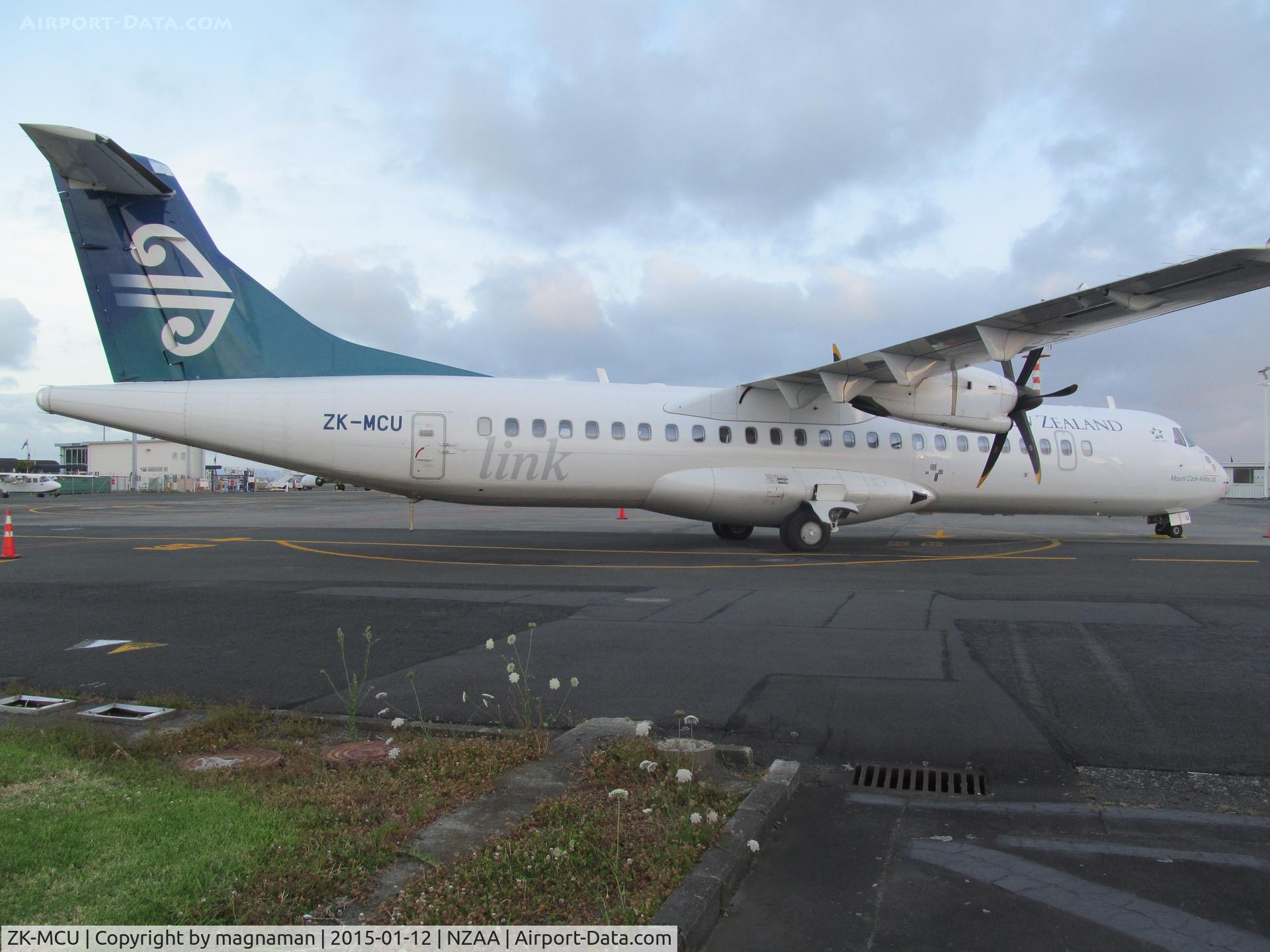 ZK-MCU, 2000 ATR 72-212A C/N 632, on domestic apron
