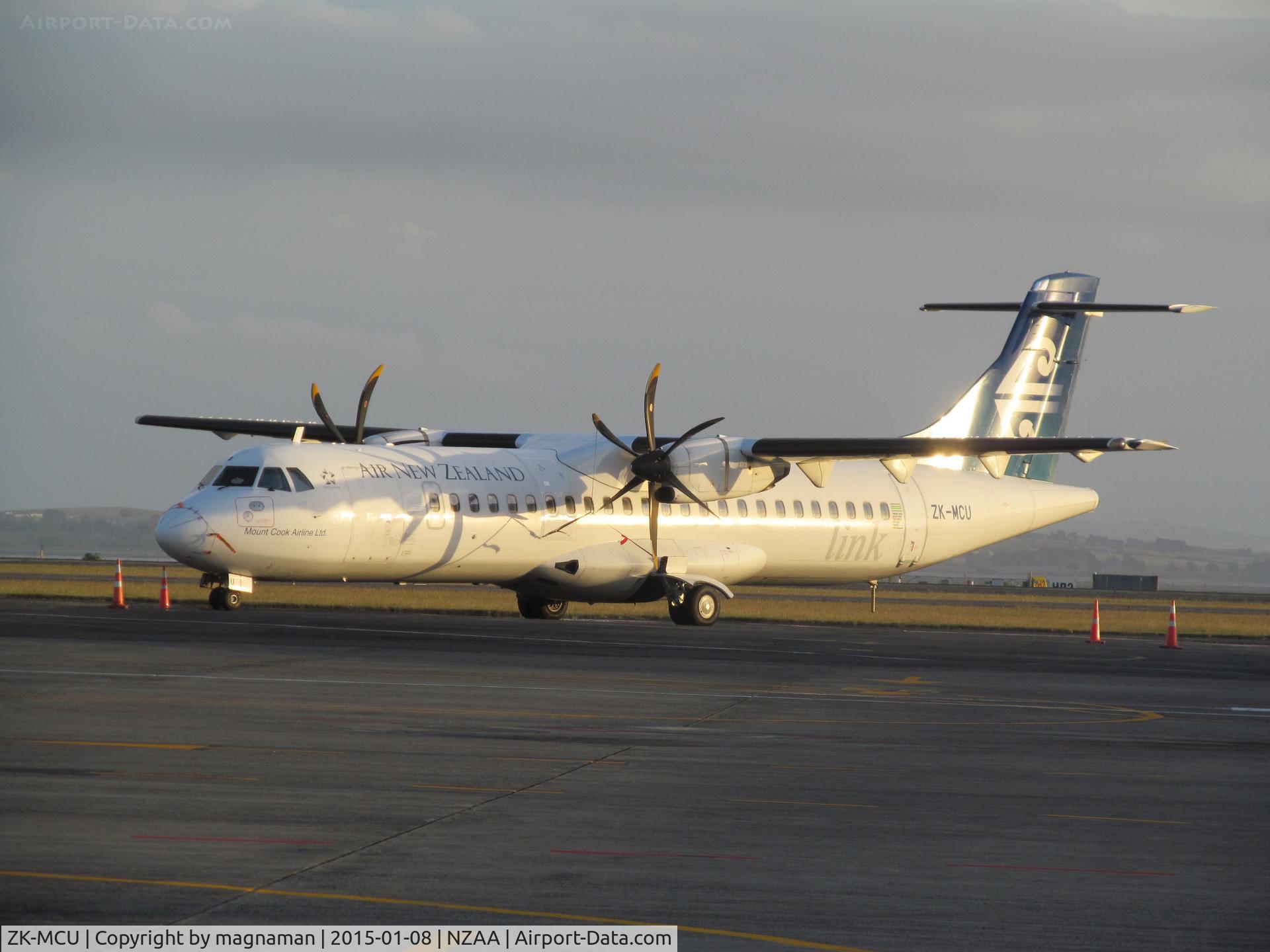 ZK-MCU, 2000 ATR 72-212A C/N 632, in evening sun