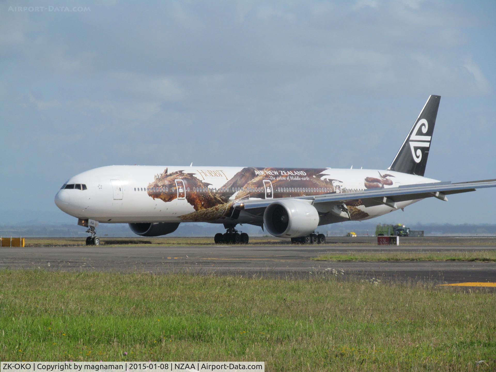 ZK-OKO, 2011 Boeing 777-306/ER C/N 38407, just landed - should belong to Dragonair!