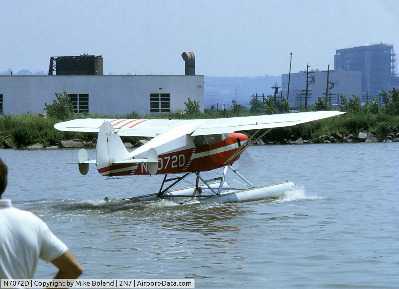 N7072D, 1957 Piper PA-18-150 Super Cub C/N 185553, PA-18-150 Super Cub N7072D cn 185553 at Little Ferry SPB in New Jersey, Jul 1972