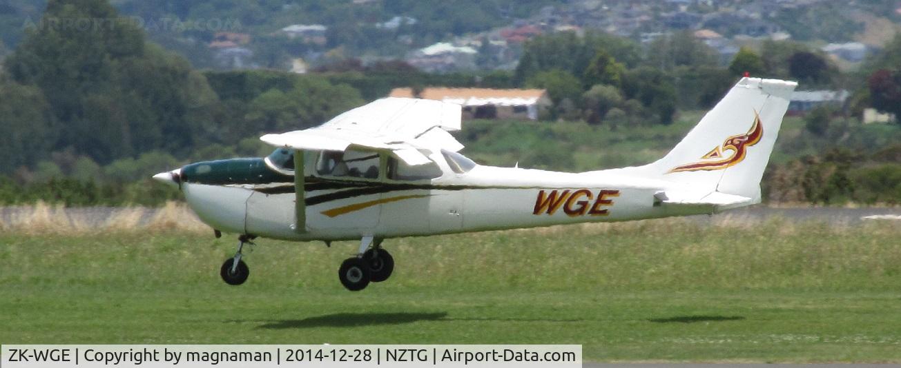 ZK-WGE, Cessna 172K Skyhawk C/N 17258978, About to land