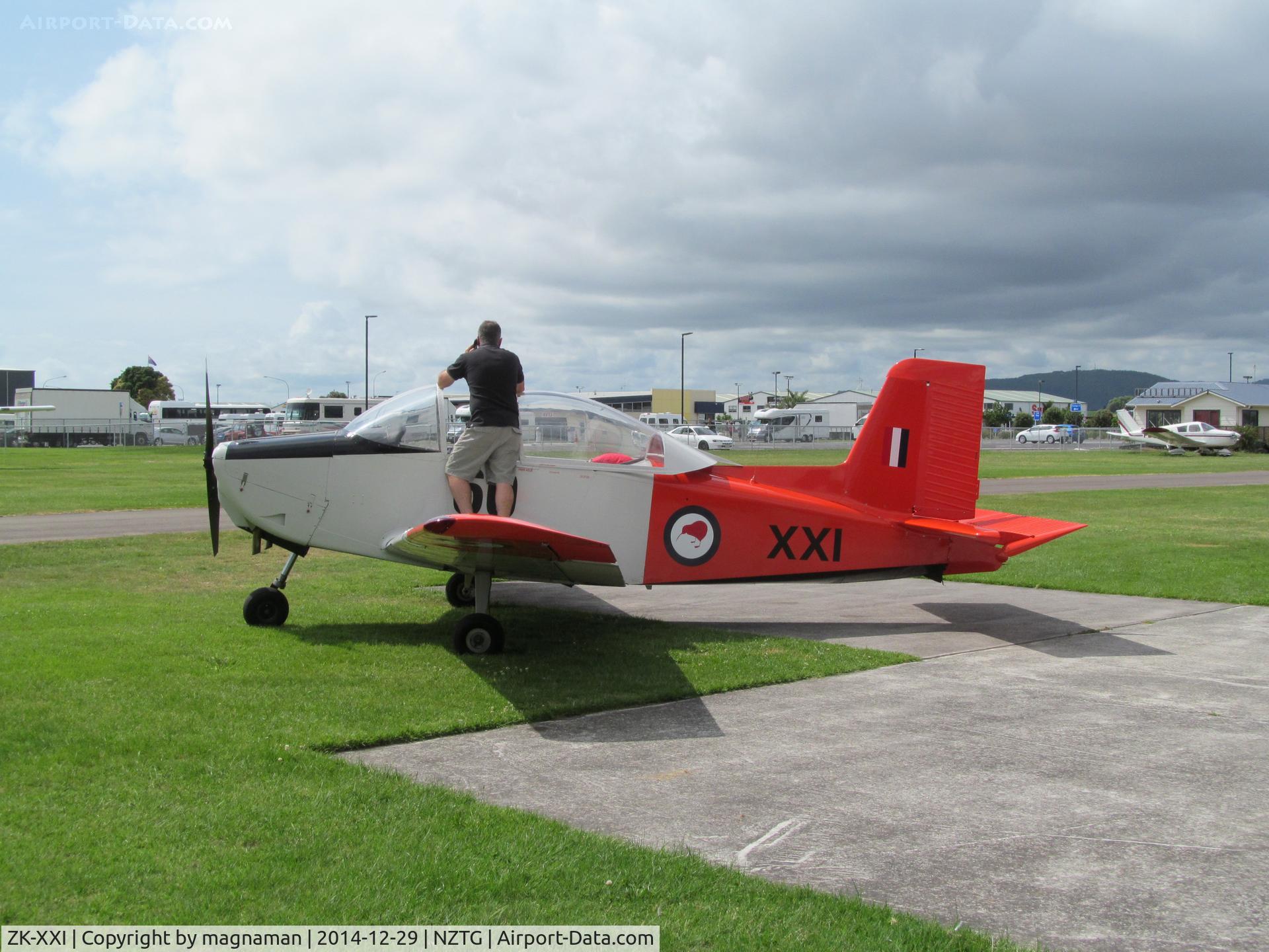ZK-XXI, 1964 AESL Airtourer T3A C/N C60, museum exhibit that flies
