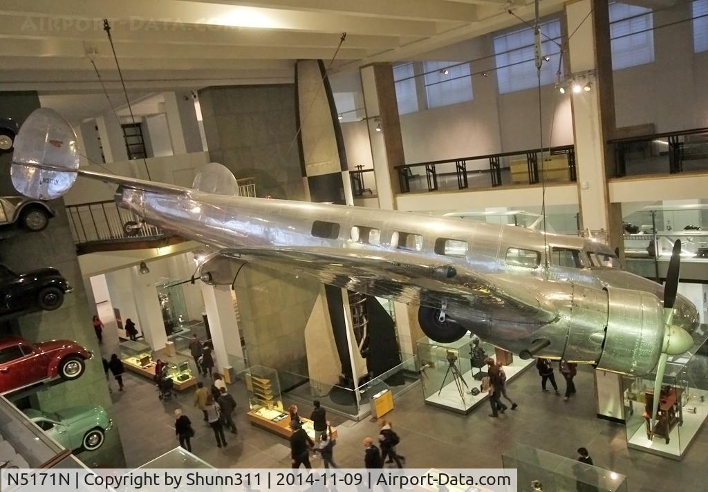 N5171N, Lockheed Electra 10-A C/N 1037, Preserved inside London Science Museum