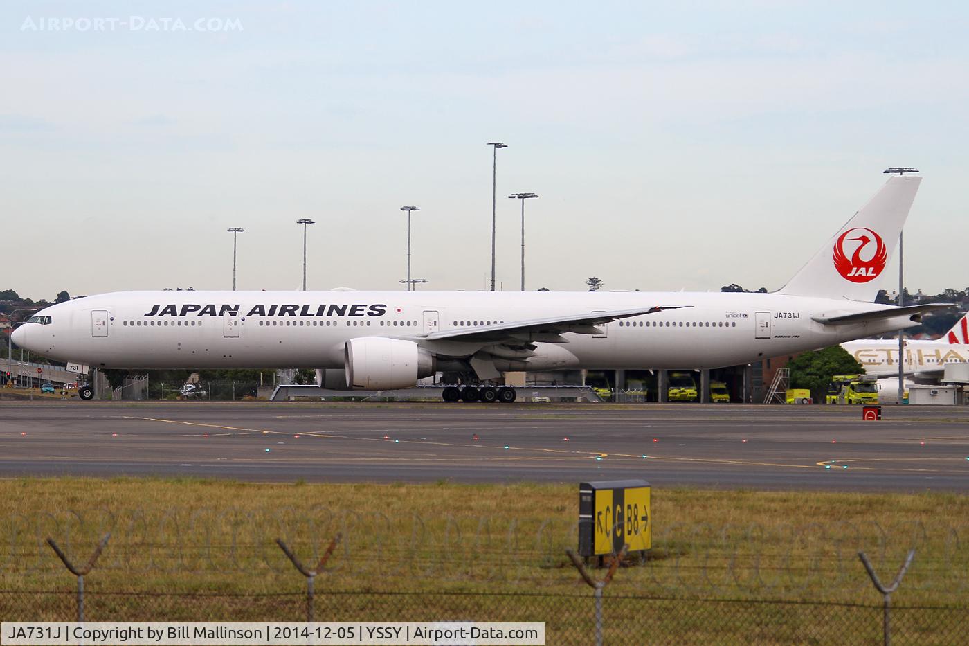 JA731J, 2003 Boeing 777-346/ER C/N 32431, TAXIING TO 34L