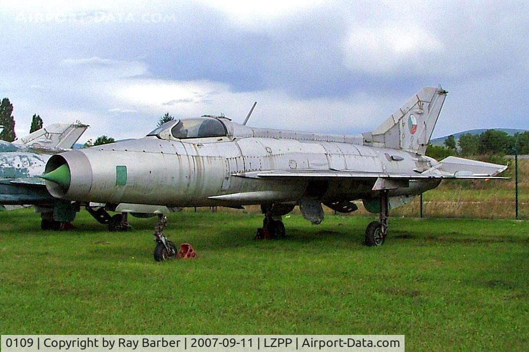 0109, Mikoyan-Gurevich MiG-21F-13 C/N 460109, Mikoyan-Gurevich MiG-21F-13 Fishbed [460109] (Slovak Air Force) Piestany~OM 11/09/2007 Unmarked port side. Still wears Czech Air Force marks.