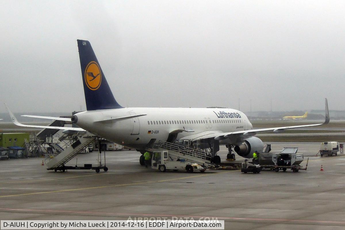 D-AIUH, 2014 Airbus A320-214 C/N 6225, Gloomy December morning at FRA
