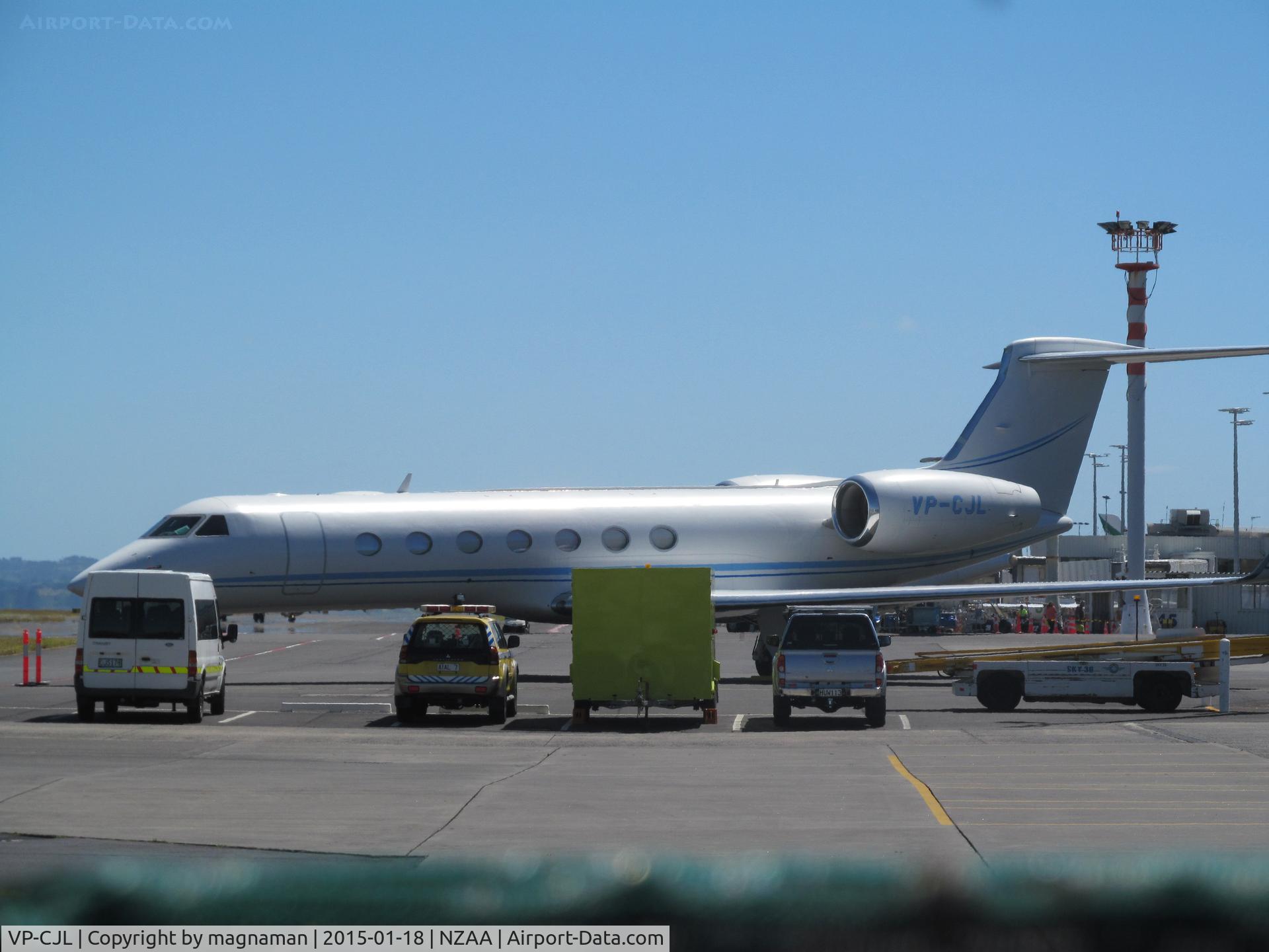 VP-CJL, 2008 Gulfstream Aerospace GV-SP (G550) C/N 5216, bad angle but a photo nontheless