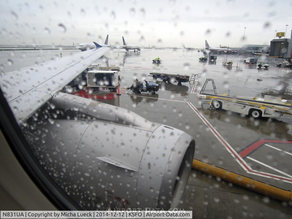 N831UA, 2000 Airbus A319-131 C/N 1291, Heavy rain at SFO