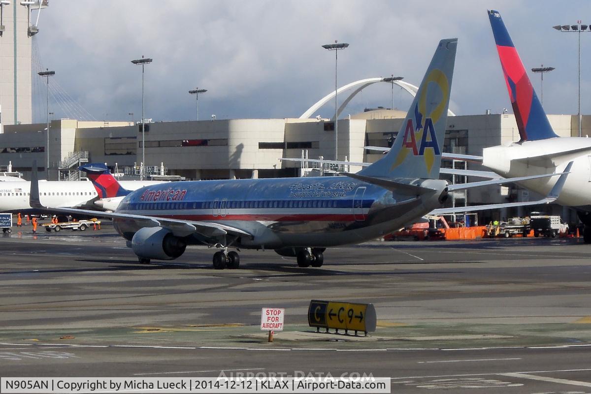 N905AN, 1999 Boeing 737-823 C/N 29507, Flagship Liberty (LAX)