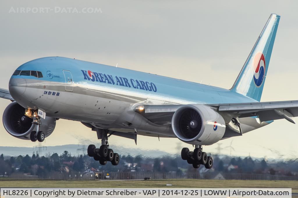 HL8226, 2013 Boeing 777-FB5 C/N 37640, Korean Air Boeing 777-200