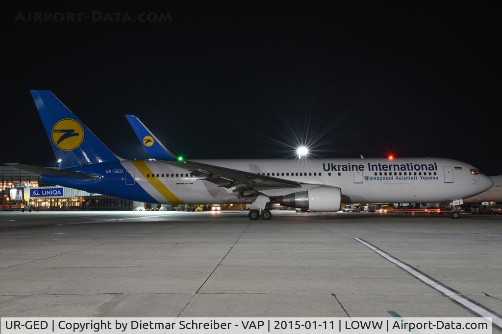 UR-GED, 1993 Boeing 767-33A/ER C/N 25536, Ukraine International Boeing 767-300
