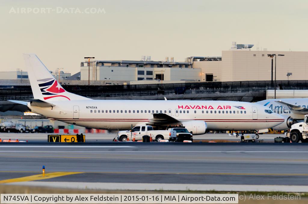 N745VA, 1989 Boeing 737-405 C/N 24271, Miami