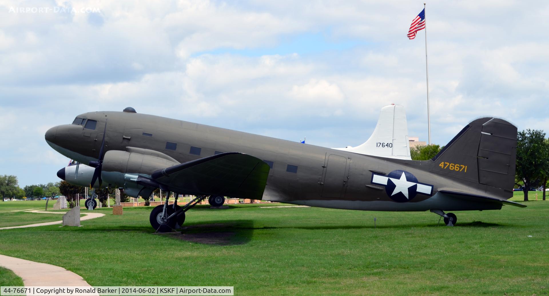 44-76671, 1944 Douglas VC-47D (C-47B-30-DK) Skytrain C/N 16255/33003, LMTC Parade Field