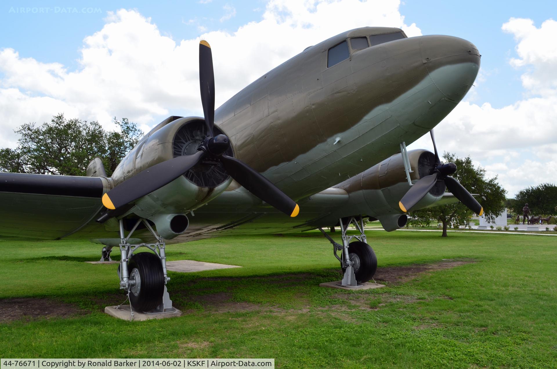 44-76671, 1944 Douglas VC-47D (C-47B-30-DK) Skytrain C/N 16255/33003, LMTC Parade Field