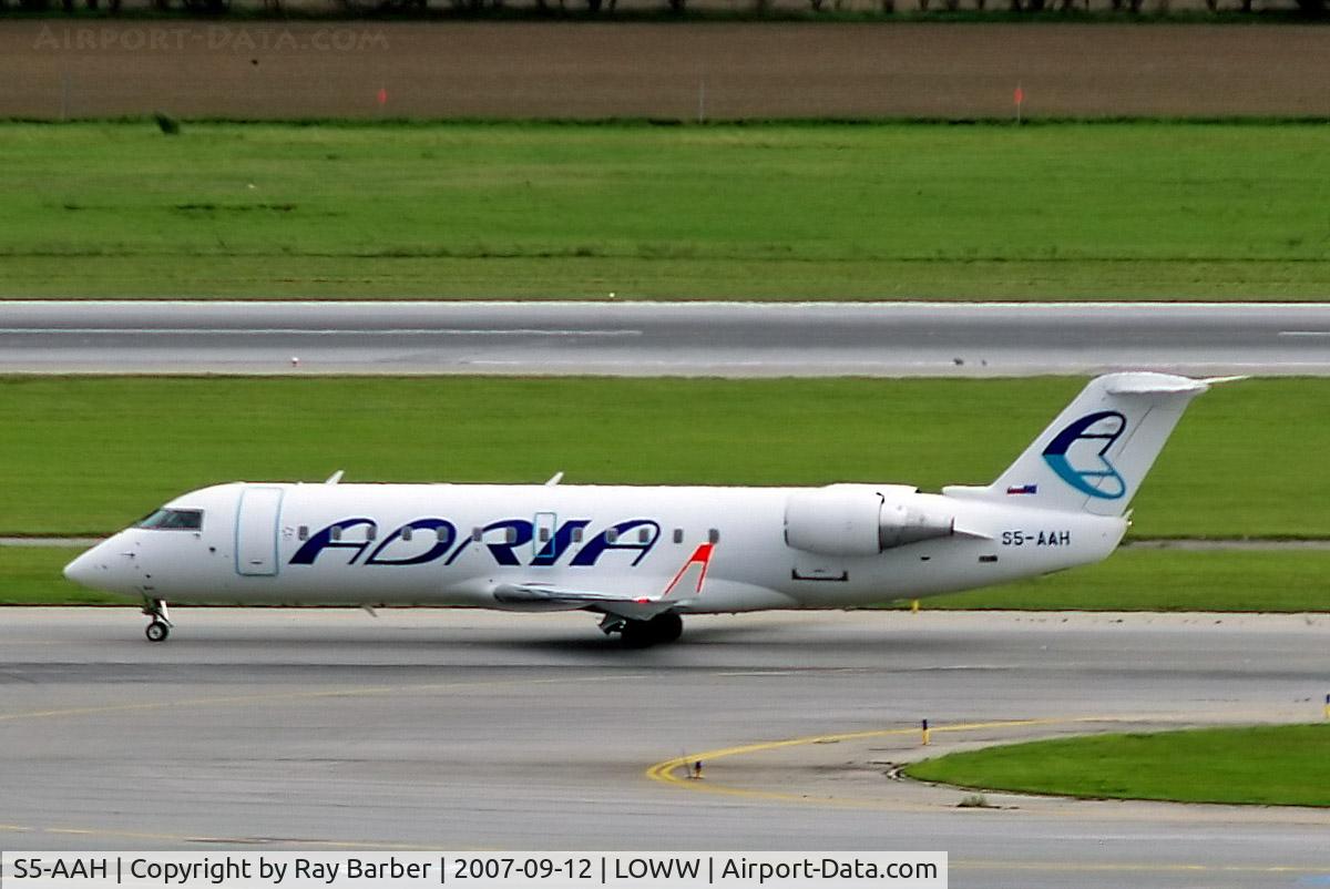 S5-AAH, 1994 Canadair CRJ-100LR (CL-600-2B19) C/N 7032, Canadair CRJ-100LR [7032] (Adria Airways) Vienna-Schwechat~OE 12/09/2007