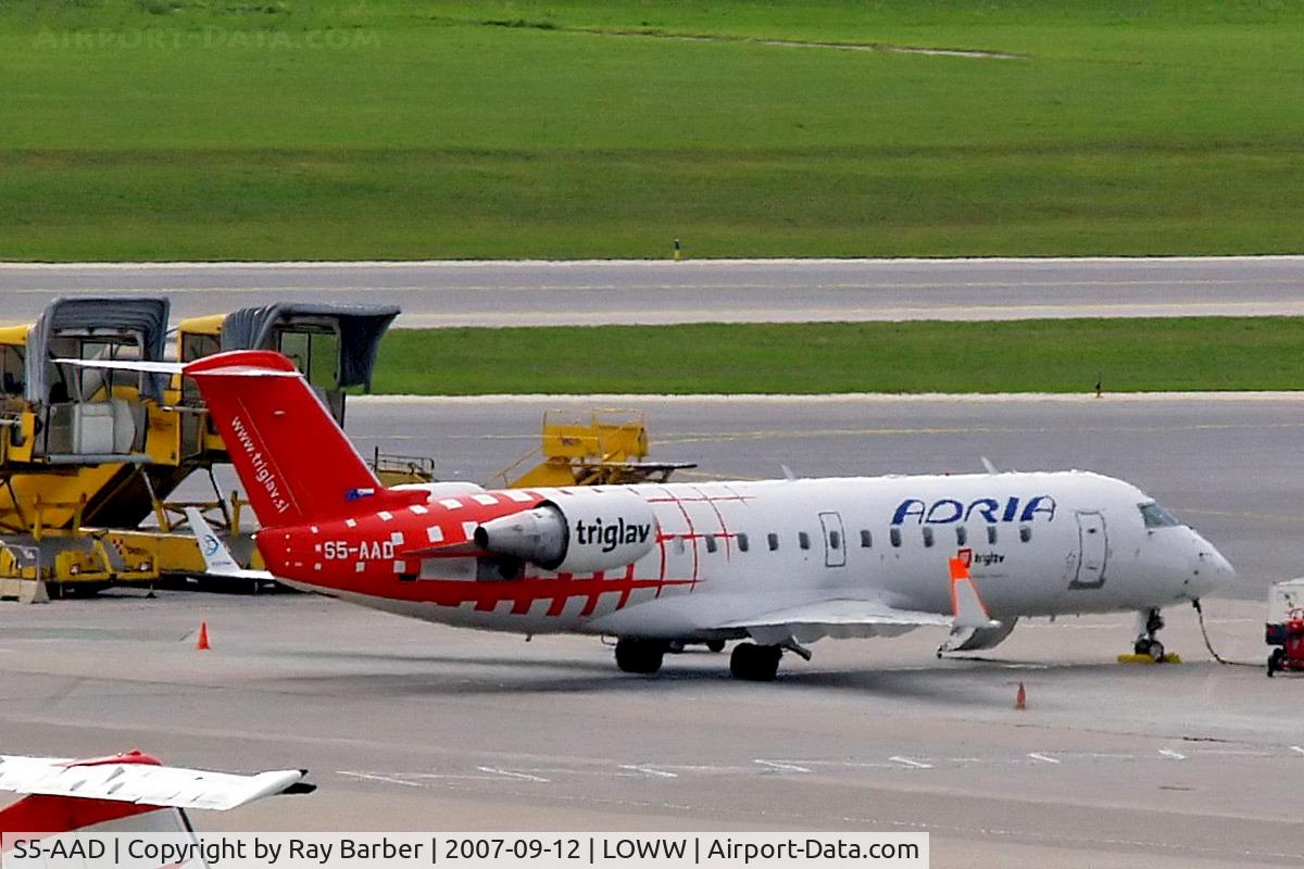 S5-AAD, 1997 Canadair CRJ-200LR (CL-600-2B19) C/N 7166, Canadair CRJ-200LR [7166] (Adria Airways) Vienna-Schwechat~OE 12/09/2007