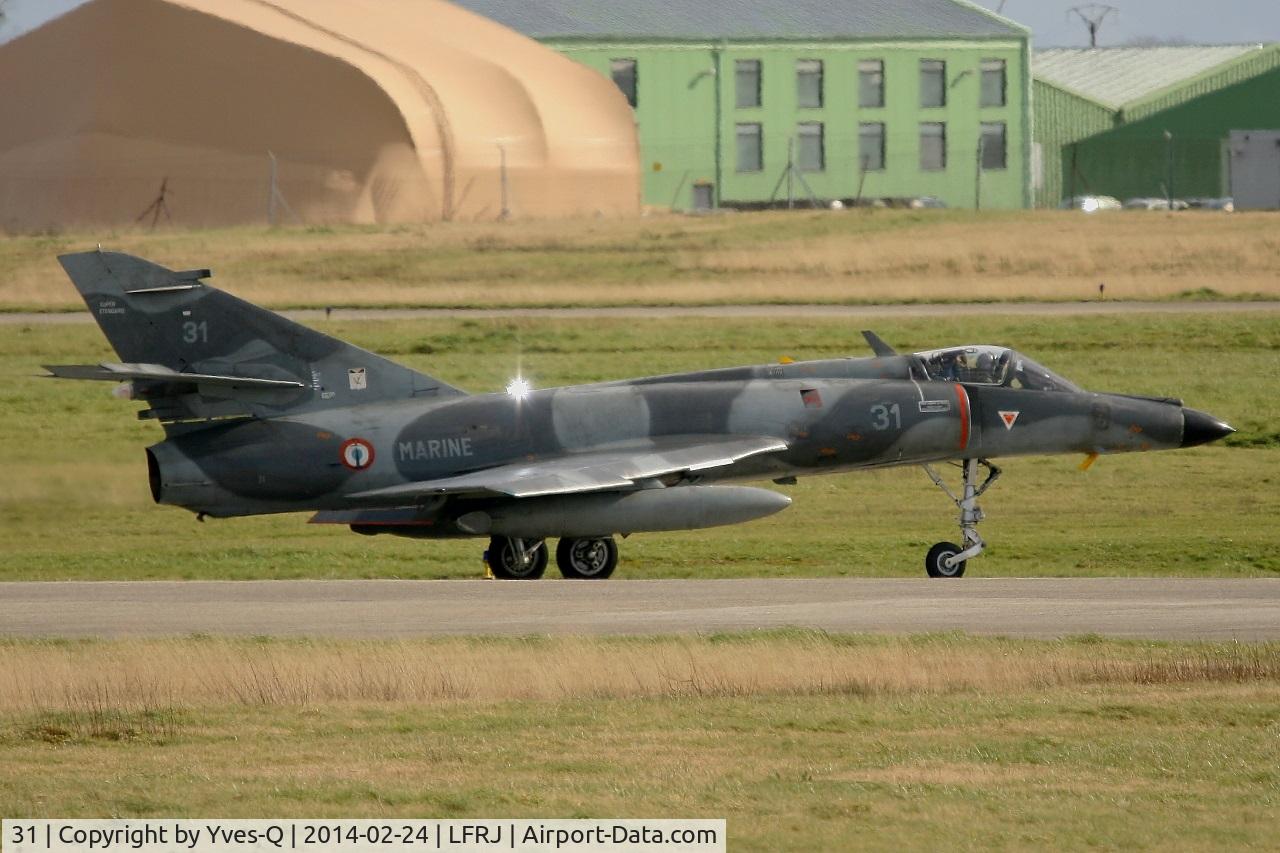 31, Dassault Super Etendard C/N 31, Dassault Super Etendard M (SEM), Taxiing after landing rwy 26, Landivisiau Naval Air Base (LFRJ)
