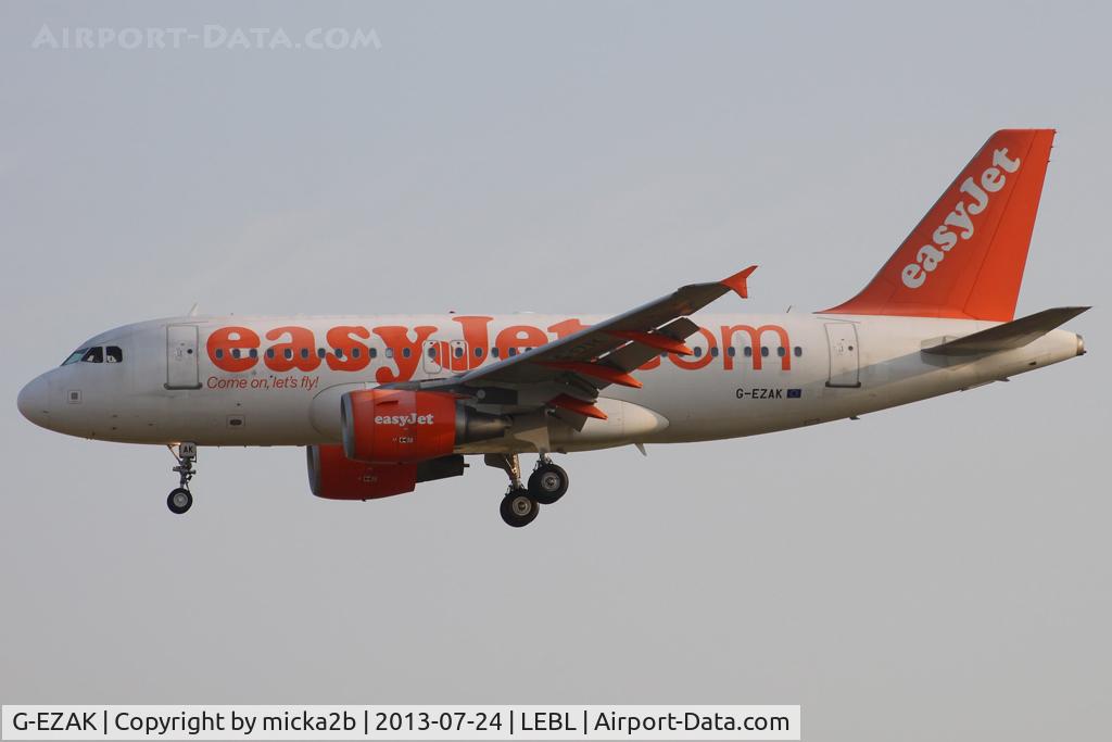 G-EZAK, 2006 Airbus A319-111 C/N 2744, Landing