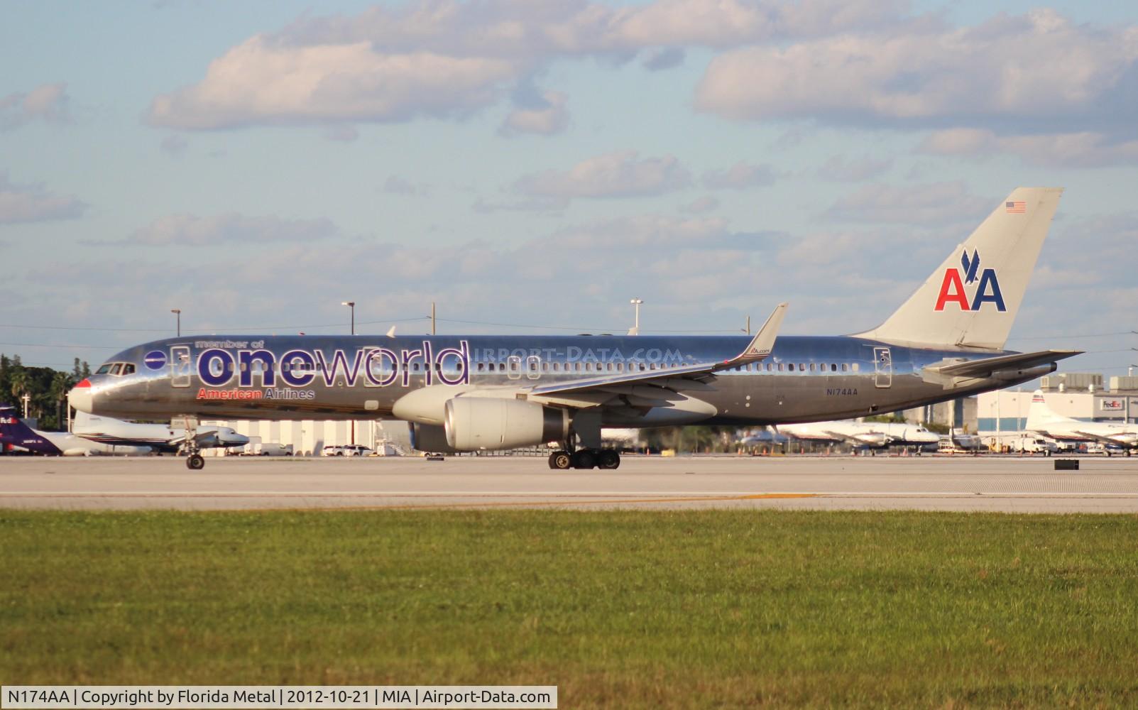 N174AA, 2002 Boeing 757-223 C/N 31308, American One World 757
