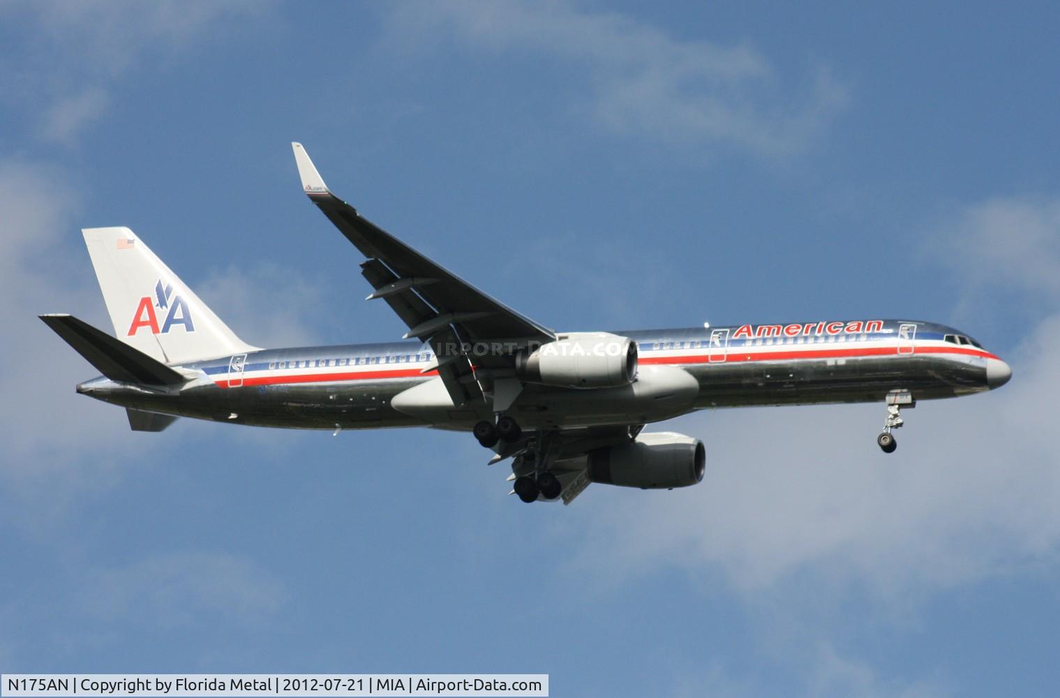 N175AN, 2001 Boeing 757-223 C/N 32394, American 757