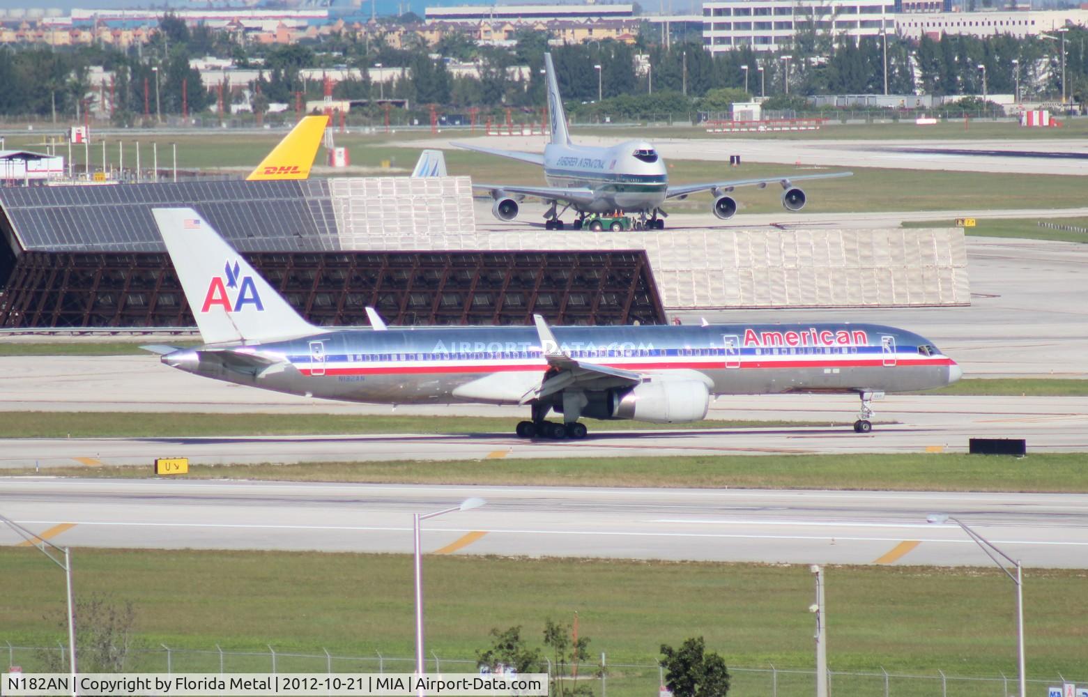 N182AN, 1999 Boeing 757-223 C/N 29592, American