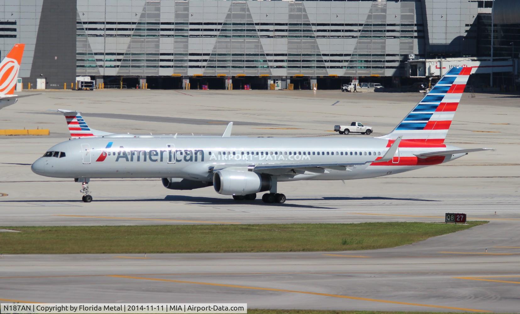 N187AN, 2001 Boeing 757-223 C/N 32381, American