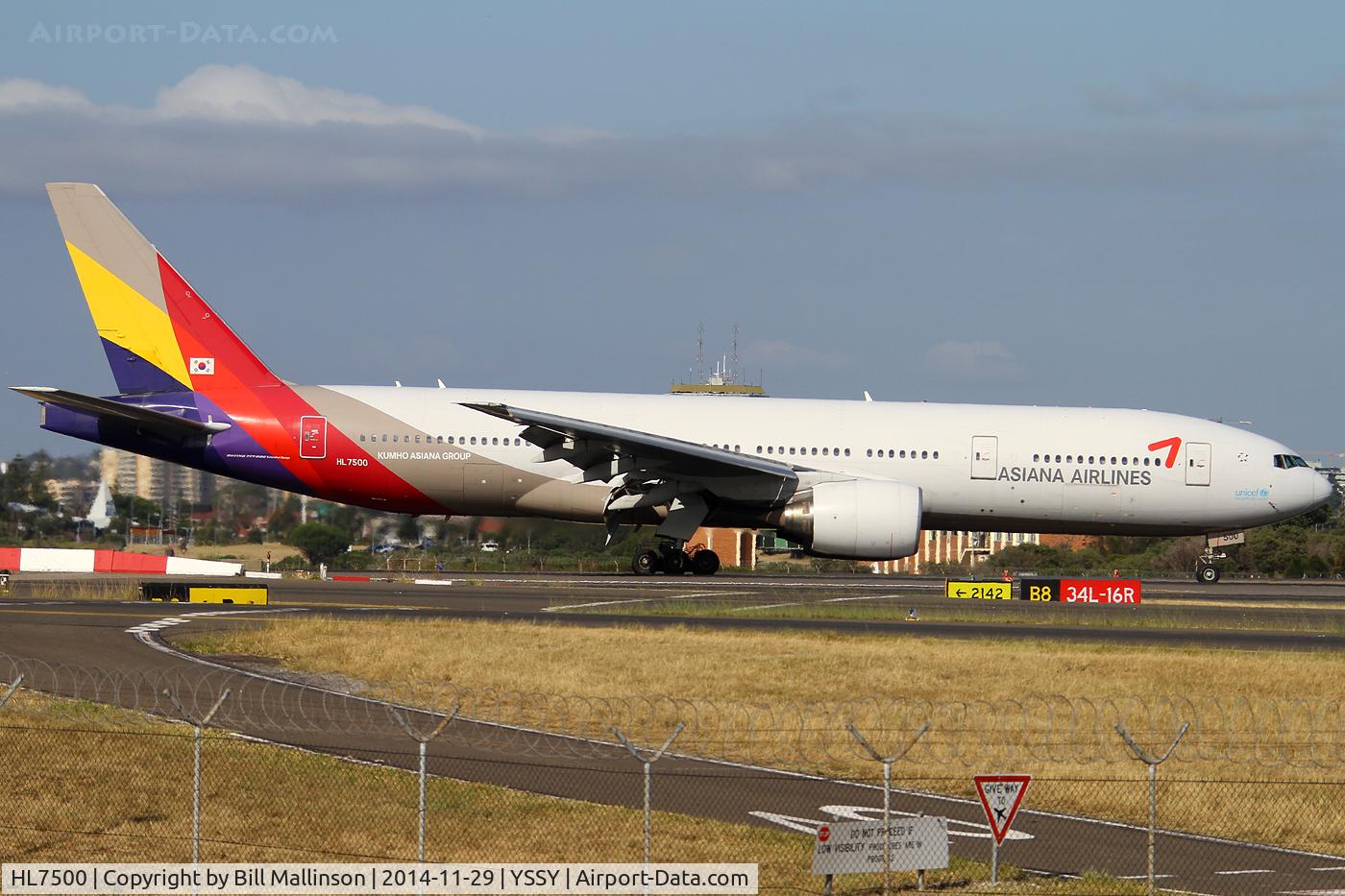 HL7500, 2002 Boeing 777-28E/ER C/N 28685, taxiing from 34L
