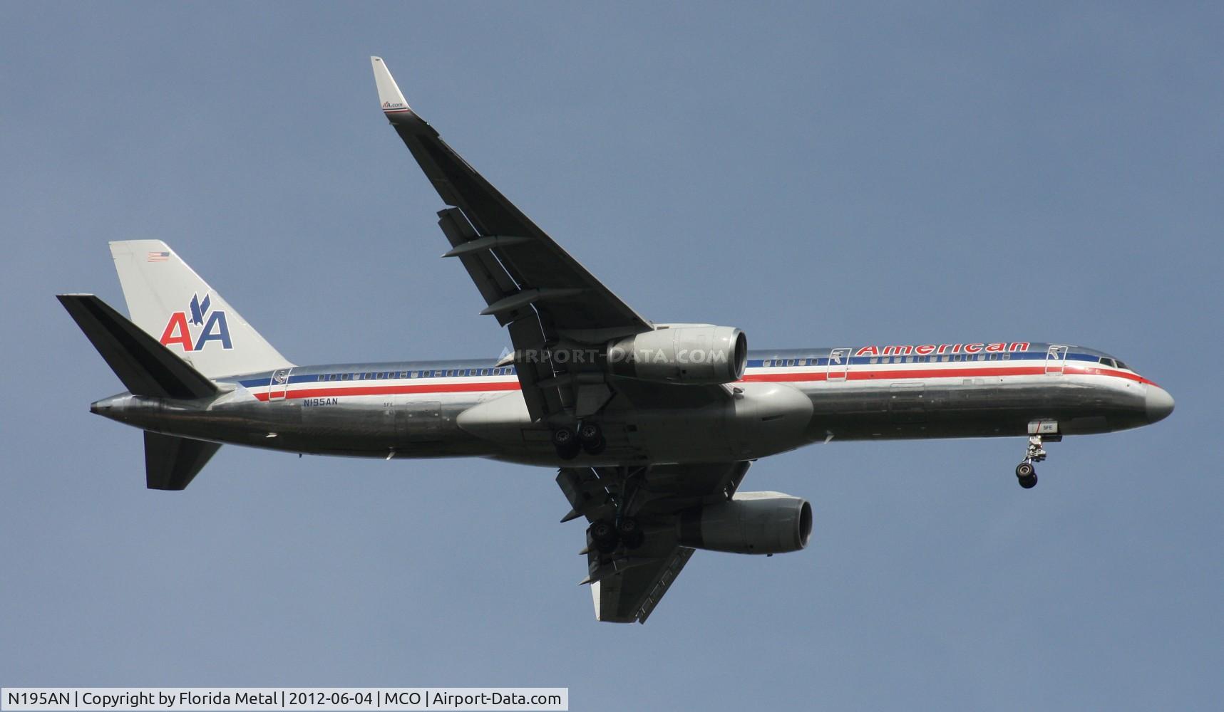 N195AN, 2001 Boeing 757-223 C/N 32389, American