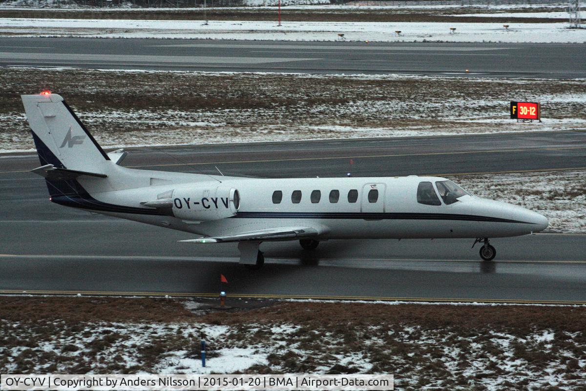 OY-CYV, 1982 Cessna 550 Citation II C/N 550-0440, Taxiing for departure.