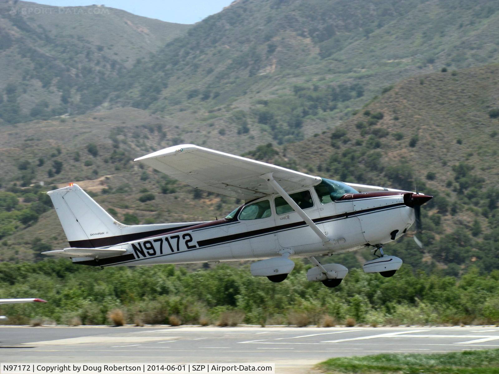 N97172, 1984 Cessna 172P C/N 17276162, 1984 Cessna 172P SKYHAWK II, Lycoming O-320-D2J 160 Hp, takeoff climb Rwy 22