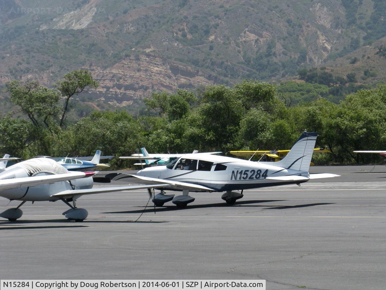 N15284, 1972 Piper PA-28-180 Cherokee C/N 28-7305049, 1972 Piper PA-28-180 CHEROKEE, Lycoming O&VO-360 180 Hp, taxi to Rwy 22