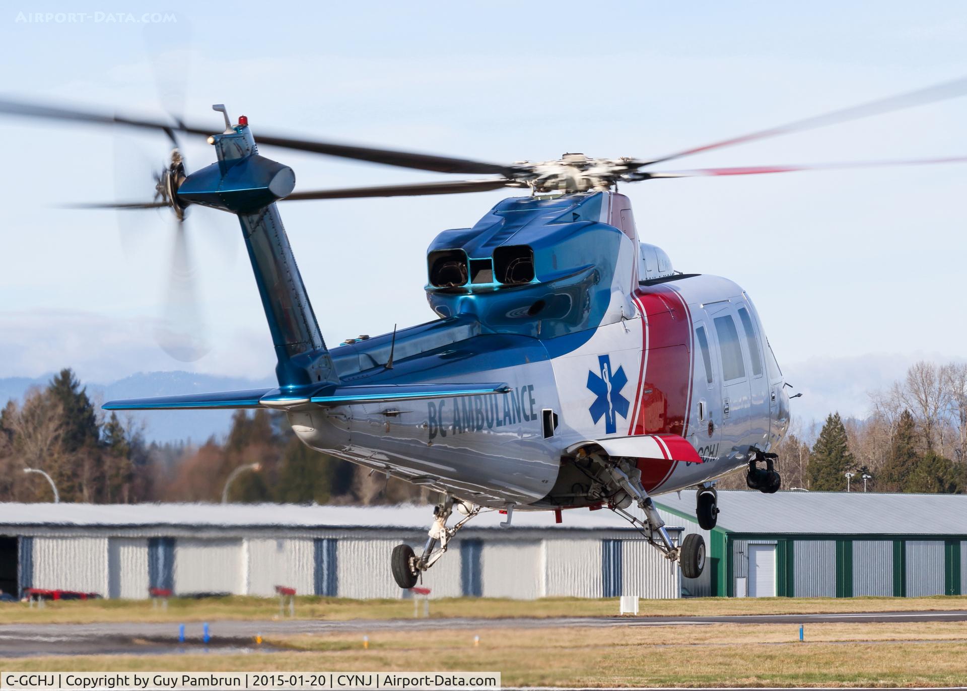 C-GCHJ, 1998 Sikorsky S-76C C/N 760496, take off